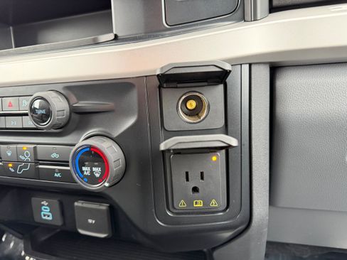 Certified 2025 Ford F250 XLT image 25