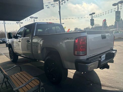 Used 2014 GMC Sierra 2500 SLE w/ SLE Preferred Package image 5