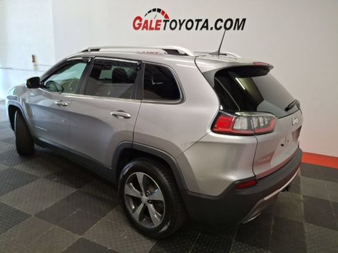 Used 2019 Jeep Cherokee Limited w/ Trailer Tow Group AWD/4WD image 10
