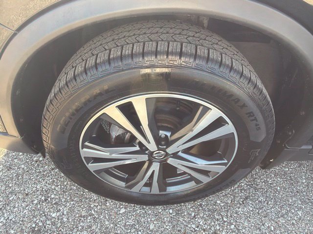 Used 2019 Nissan Rogue SV w/ Premium Package AWD/4WD image 10