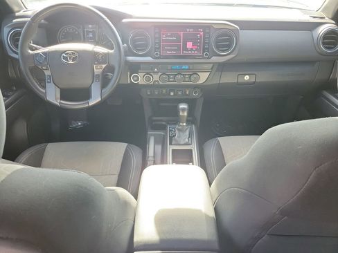 Used 2022 Toyota Tacoma TRD Sport image 12