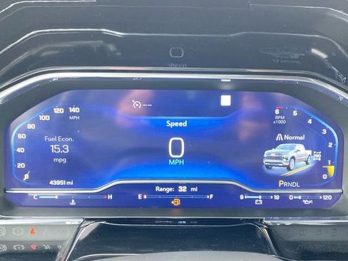 Used 2023 Chevrolet Silverado 1500 LT image 11