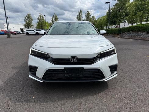Used 2024 Honda Civic Touring image 2