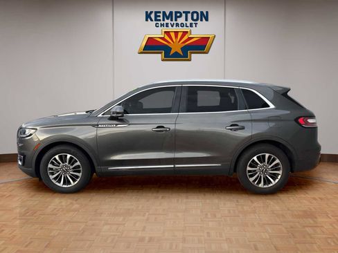 Used 2019 Lincoln Nautilus Select image 3