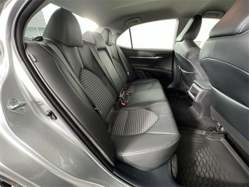 Used 2022 Toyota Camry SE image 27