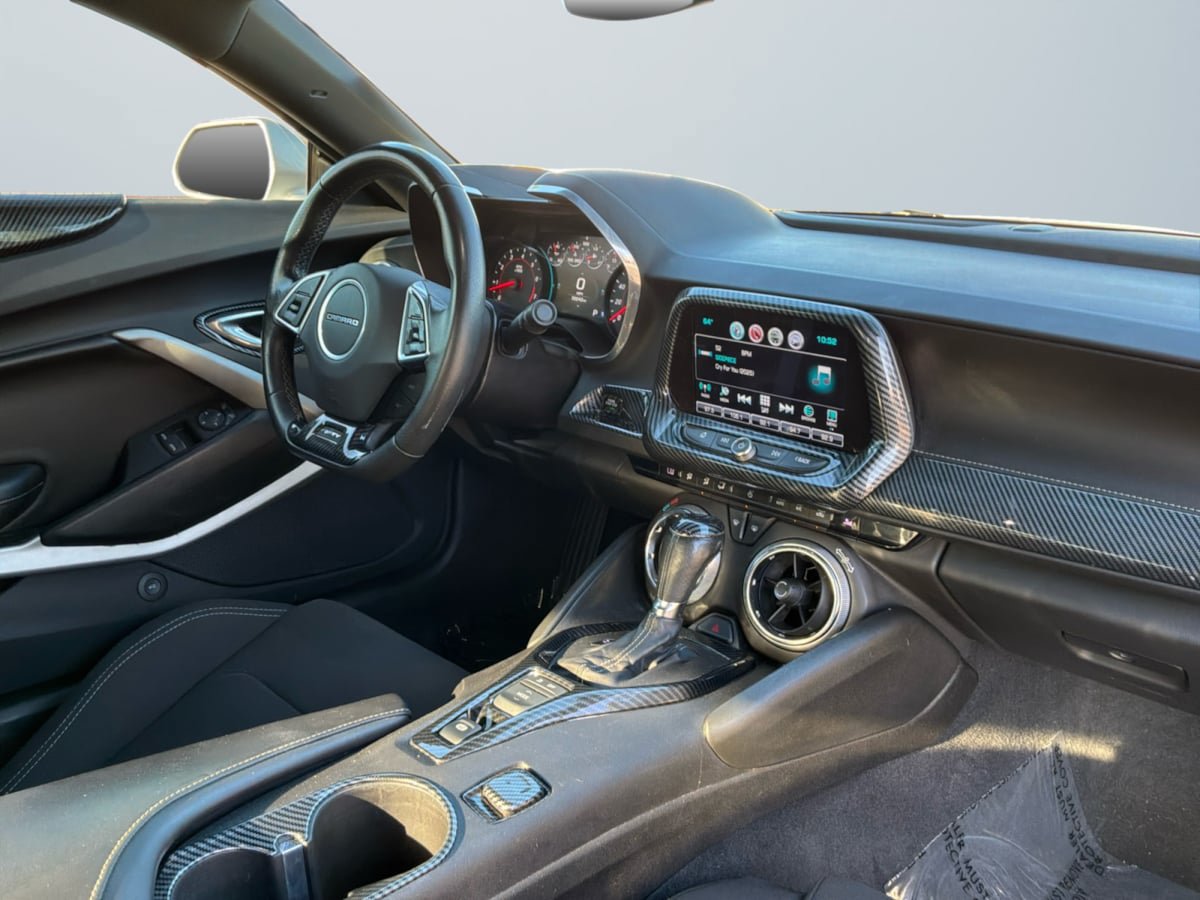 Used 2017 Chevrolet Camaro SS RWD image 13