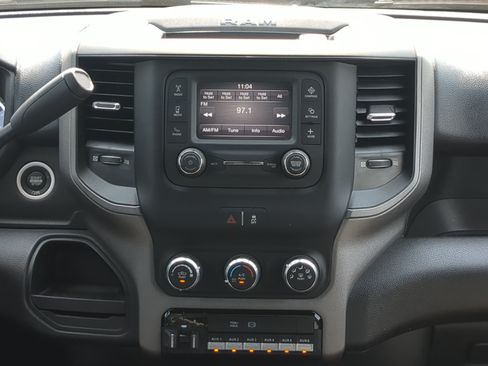 Used 2022 RAM 5500 Tradesman w/ Chrome Appearance Group RWD image 16