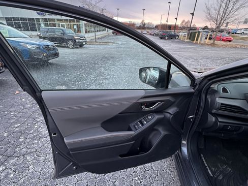 Certified 2024 Subaru Crosstrek 2.5i Limited w/ Crosstrek Mirror Package image 11
