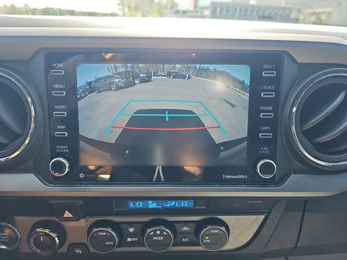 Used 2021 Toyota Tacoma TRD Off-Road w/ Technology Package image 22