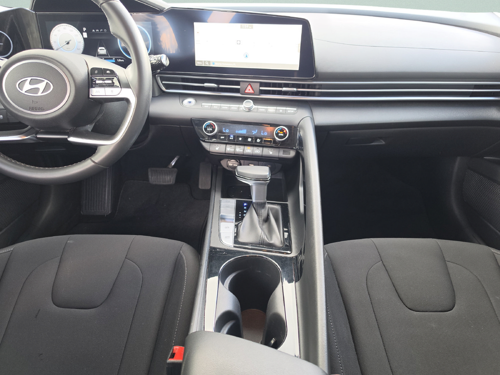 Used 2024 Hyundai Elantra SEL w/ Convenience Package FWD image 19