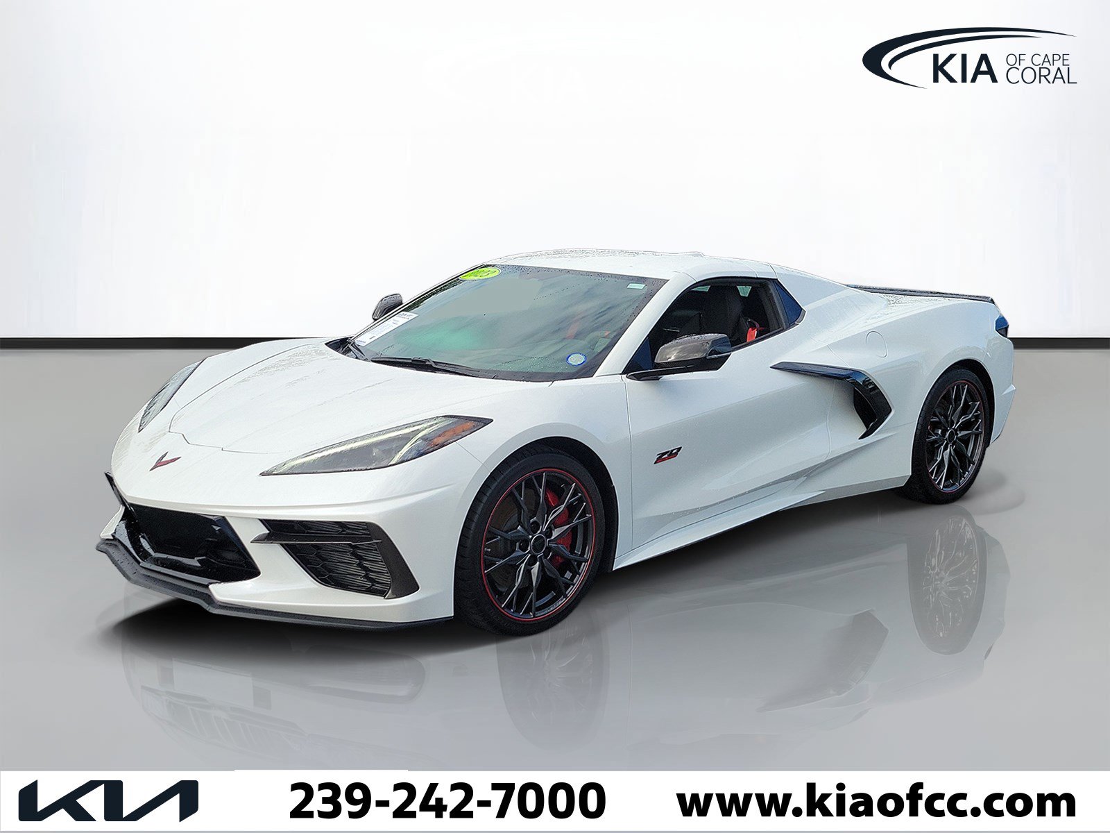 Used 2023 Chevrolet Corvette Stingray Premium Conv w/ Z51 Performance Package RWD image 4