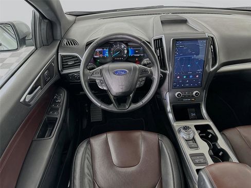 Used 2022 Ford Edge Titanium w/ Equipment Group 301A AWD/4WD image 2