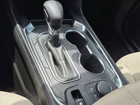 Used 2023 Chevrolet Traverse LS FWD image 12