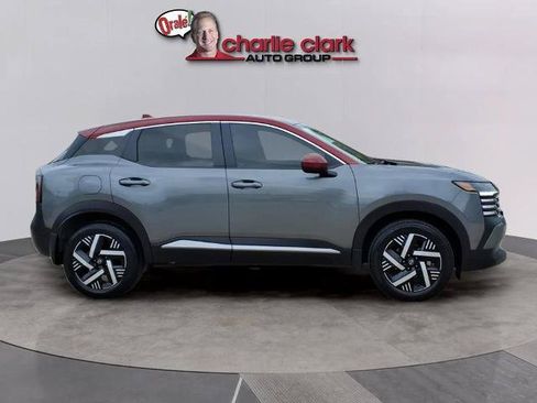 Certified 2025 Nissan Kicks SV FWD image 6