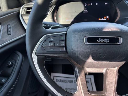 New 2026 Jeep Grand Cherokee L Limited w/ Luxury Tech Group II AWD/4WD image 21