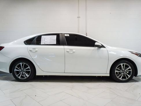 Used 2024 Kia Forte LXS FWD image 29