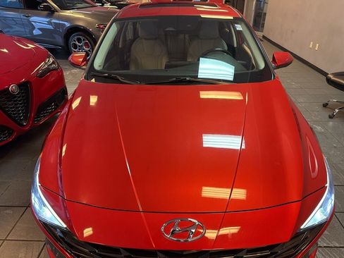 Used 2021 Hyundai Elantra Limited image 8