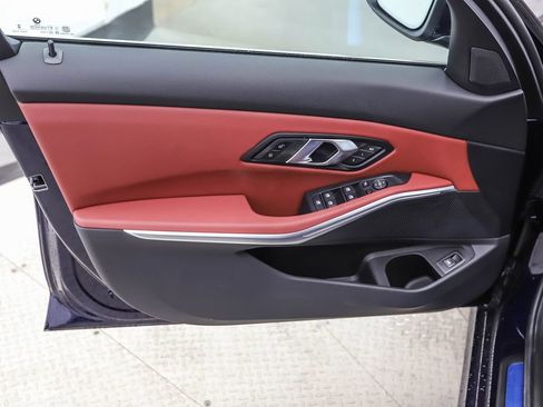 Used 2025 BMW 330i xDrive Sedan w/ Premium Package image 9