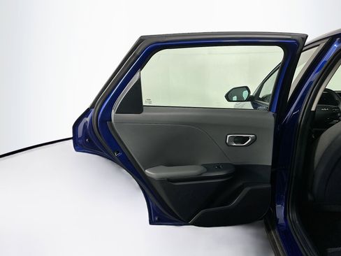 Used 2025 Kia K4 LXS image 26