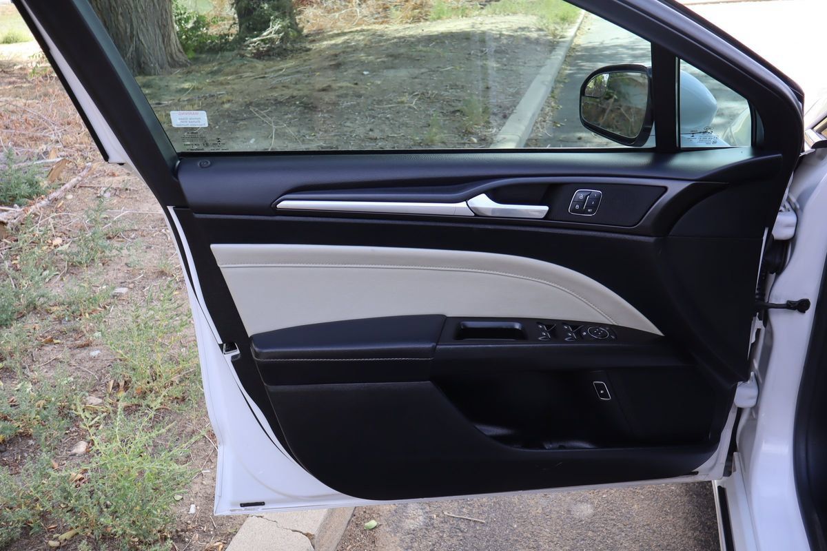 Used 2017 Ford Fusion Titanium FWD image 23