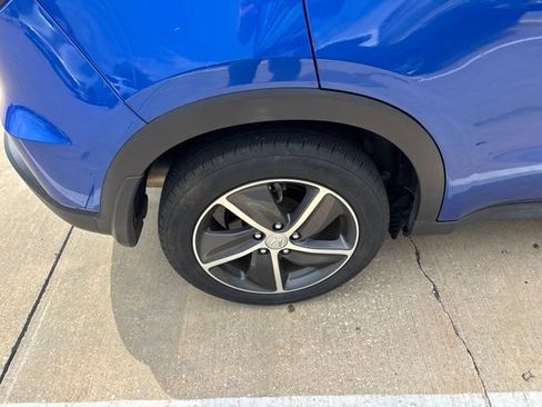 Used 2021 Honda HR-V EX image 3