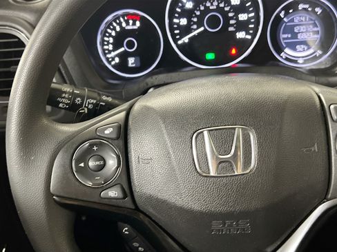 Used 2017 Honda HR-V EX image 19