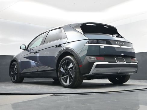 New 2026 Hyundai Ioniq 5 SE image 20