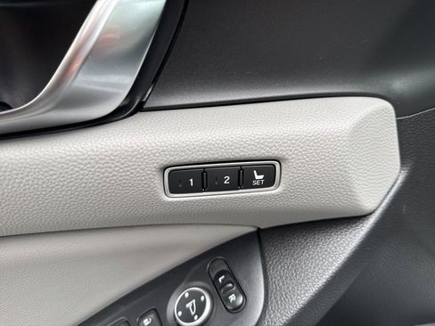 Certified 2018 Honda Accord EX-L image 5