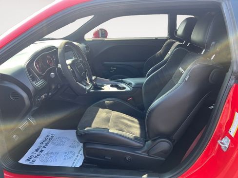 Used 2023 Dodge Challenger SRT Hellcat w/ Driver Convenience Group image 9