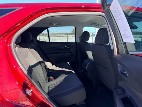 Used 2024 Chevrolet Equinox LT image 9