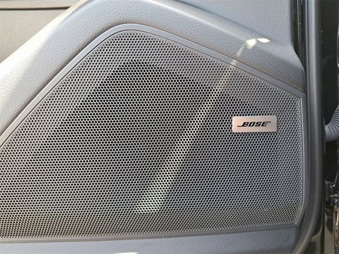 Used 2025 Porsche Cayenne image 28