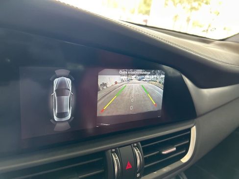 Used 2022 Alfa Romeo Giulia Veloce image 9