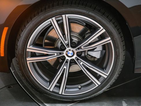 Used 2023 BMW 330i Sedan w/ Premium Package RWD image 10
