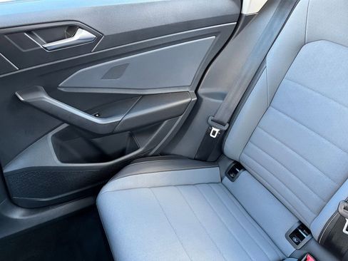 Used 2025 Volkswagen Jetta SE image 39