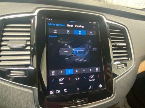 Certified 2025 Volvo XC90 B5 Plus AWD/4WD image 24