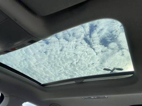 Used 2024 Volkswagen Jetta SE image 19