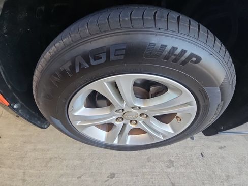 Used 2022 Dodge Charger SXT RWD image 2