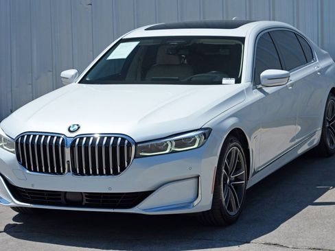 Used 2020 BMW 750i xDrive w/ Executive Package image 48