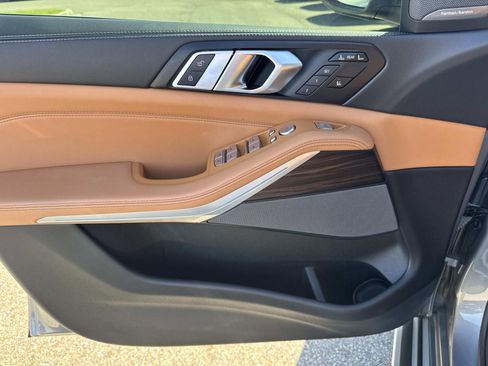 Used 2024 BMW X7 xDrive40i image 22