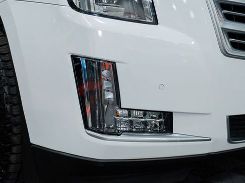 Used 2016 Cadillac Escalade Platinum AWD/4WD image 12
