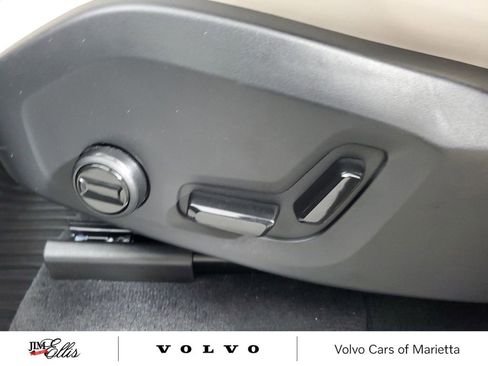 Certified 2026 Volvo XC90 B6 Plus w/ Protection Package Premier image 23