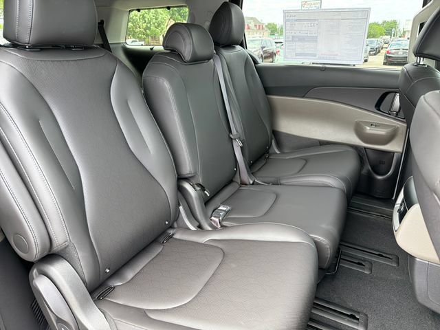 New 2026 Kia Carnival EX FWD image 22