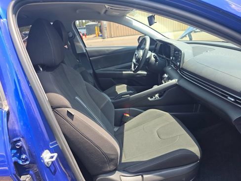 Used 2023 Hyundai Elantra SEL FWD image 17