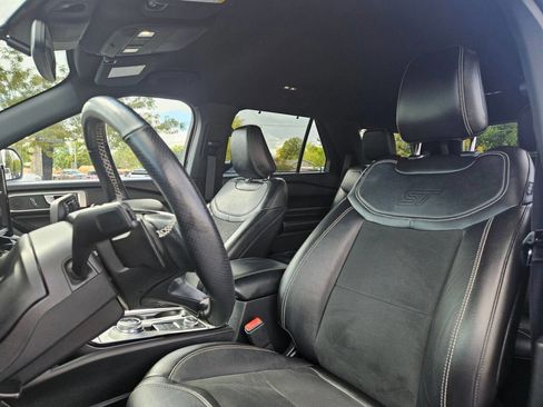 Used 2023 Ford Explorer ST image 12