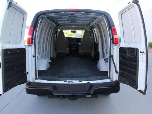 Used 2023 GMC Savana 2500 Extended w/ Driver Convenience Package image 9