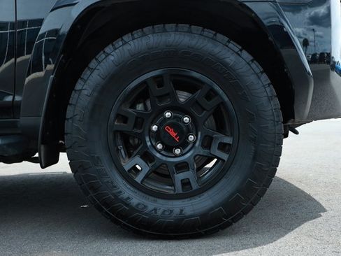 Used 2023 Toyota 4Runner SR5 Premium w/ Moonroof Package RWD image 5