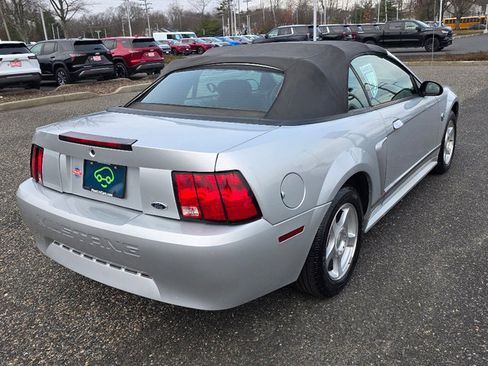 Used 2004 Ford Mustang Convertible image 16