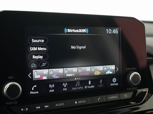 Used 2024 Nissan Pathfinder SV image 4