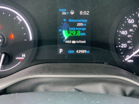 Used 2023 Toyota Sienna XLE image 31