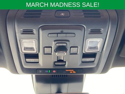 Used 2023 GMC Yukon Denali Ultimate image 17